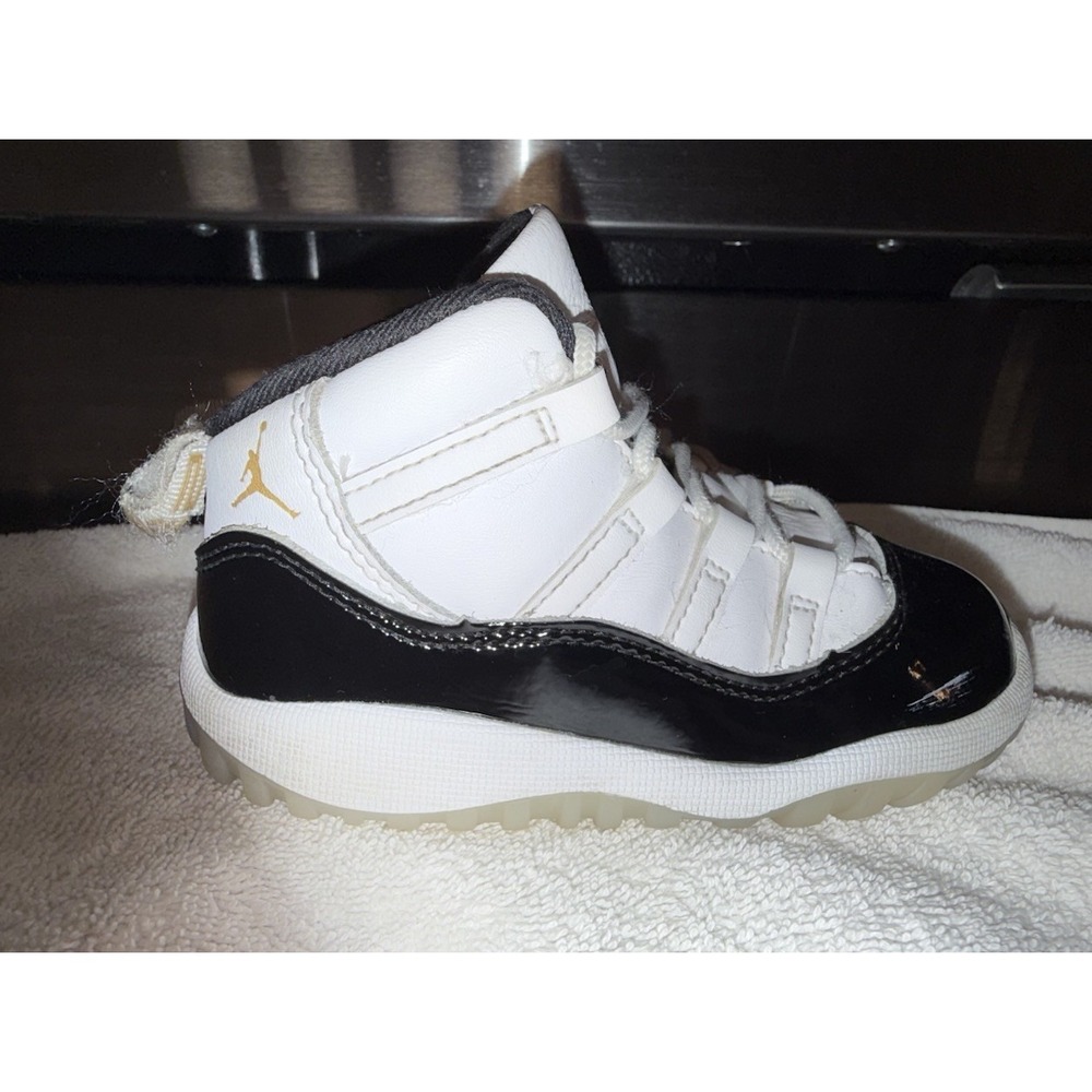 Nike Jordan 11 RetroDMP Gratitude Sneakers Boys Youth  (2023) (GS)Size 8C